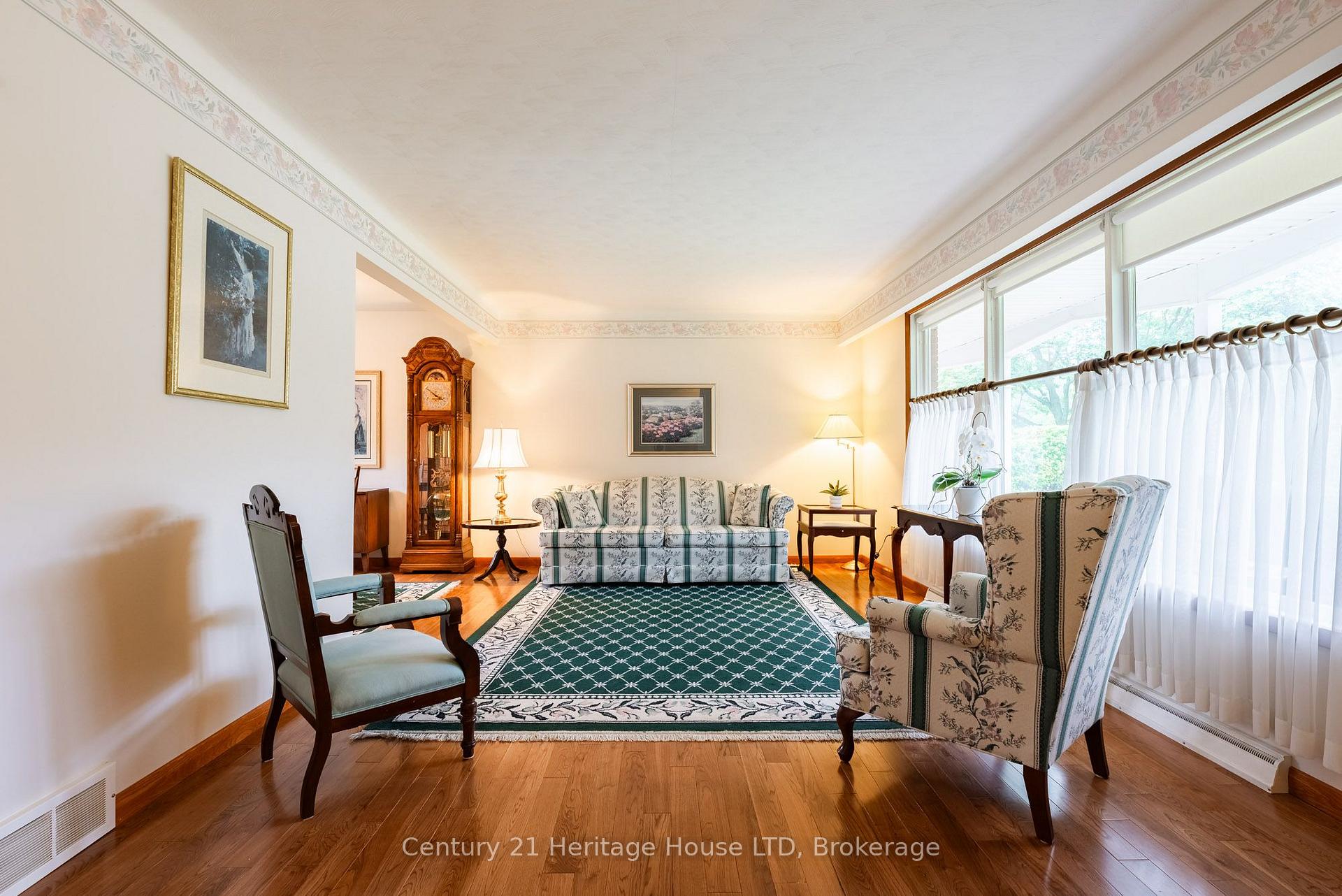 Photo 8 of 121 Lockhart Drive, St. Catharines, Glendale/Glenridge — HOMEH
