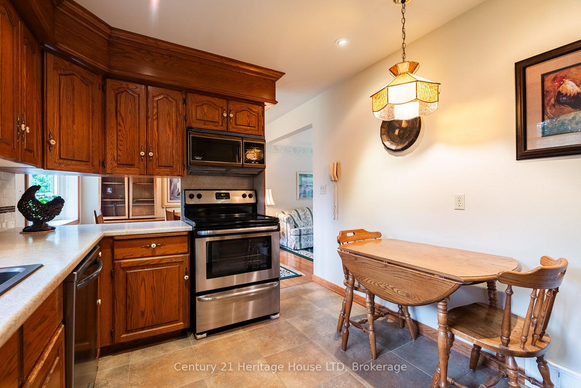 Photo 22 of 121 Lockhart Drive, St. Catharines, Glendale/Glenridge — HOMEH