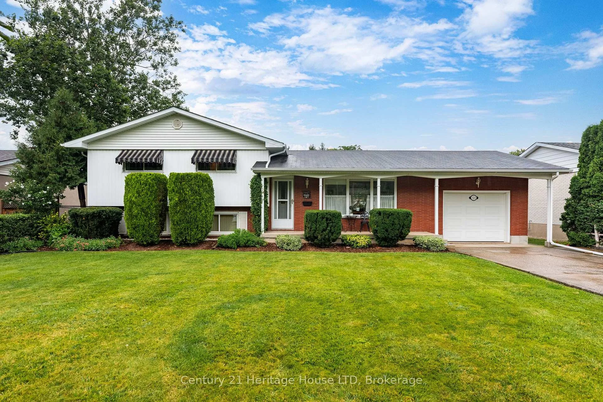 Photo 2 of 121 Lockhart Drive, St. Catharines, Glendale/Glenridge — HOMEH