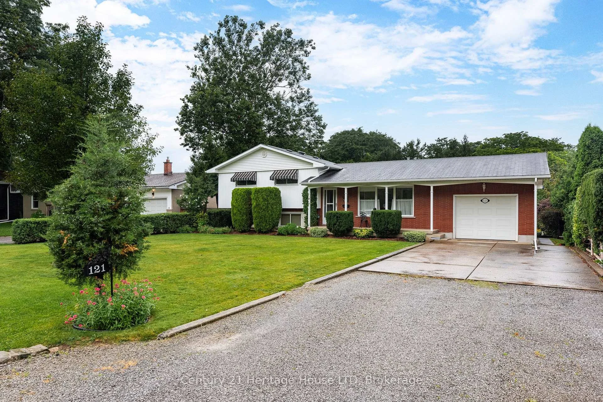Photo 6 of 121 Lockhart Drive, St. Catharines, Glendale/Glenridge — HOMEH