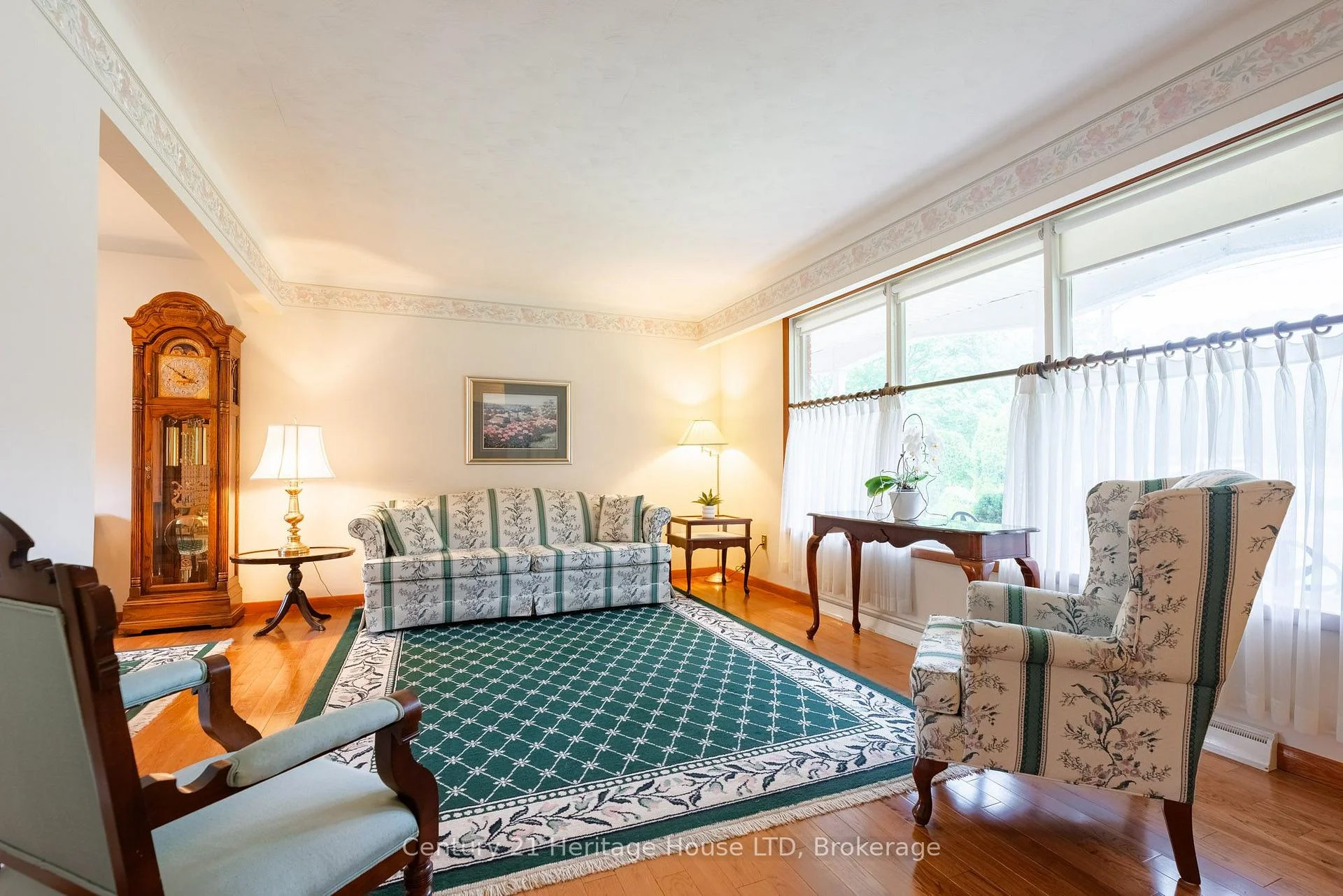 Photo 11 of 121 Lockhart Drive, St. Catharines, Glendale/Glenridge — HOMEH