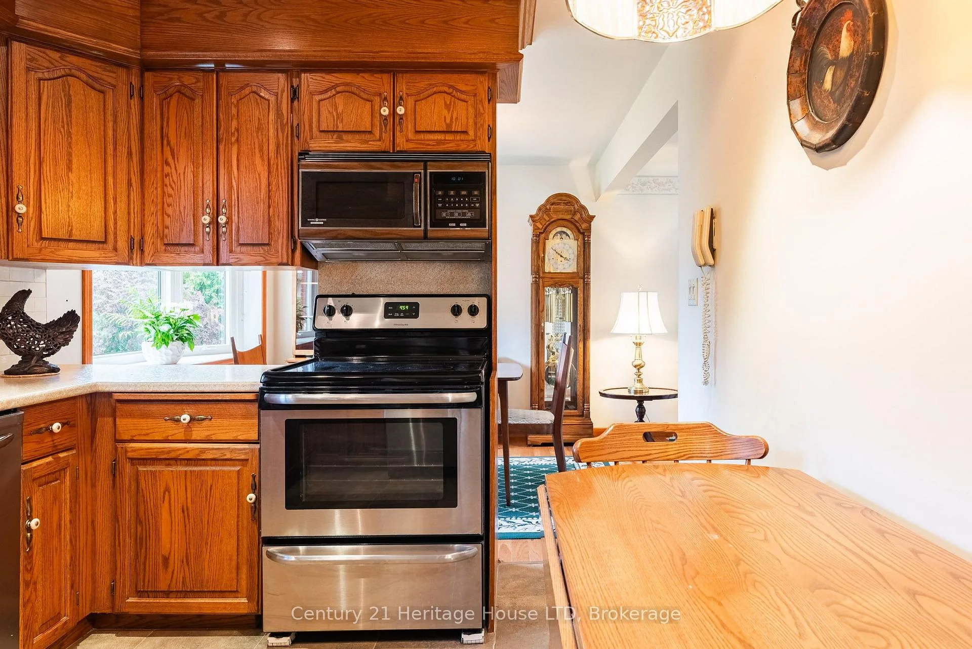 Photo 23 of 121 Lockhart Drive, St. Catharines, Glendale/Glenridge — HOMEH