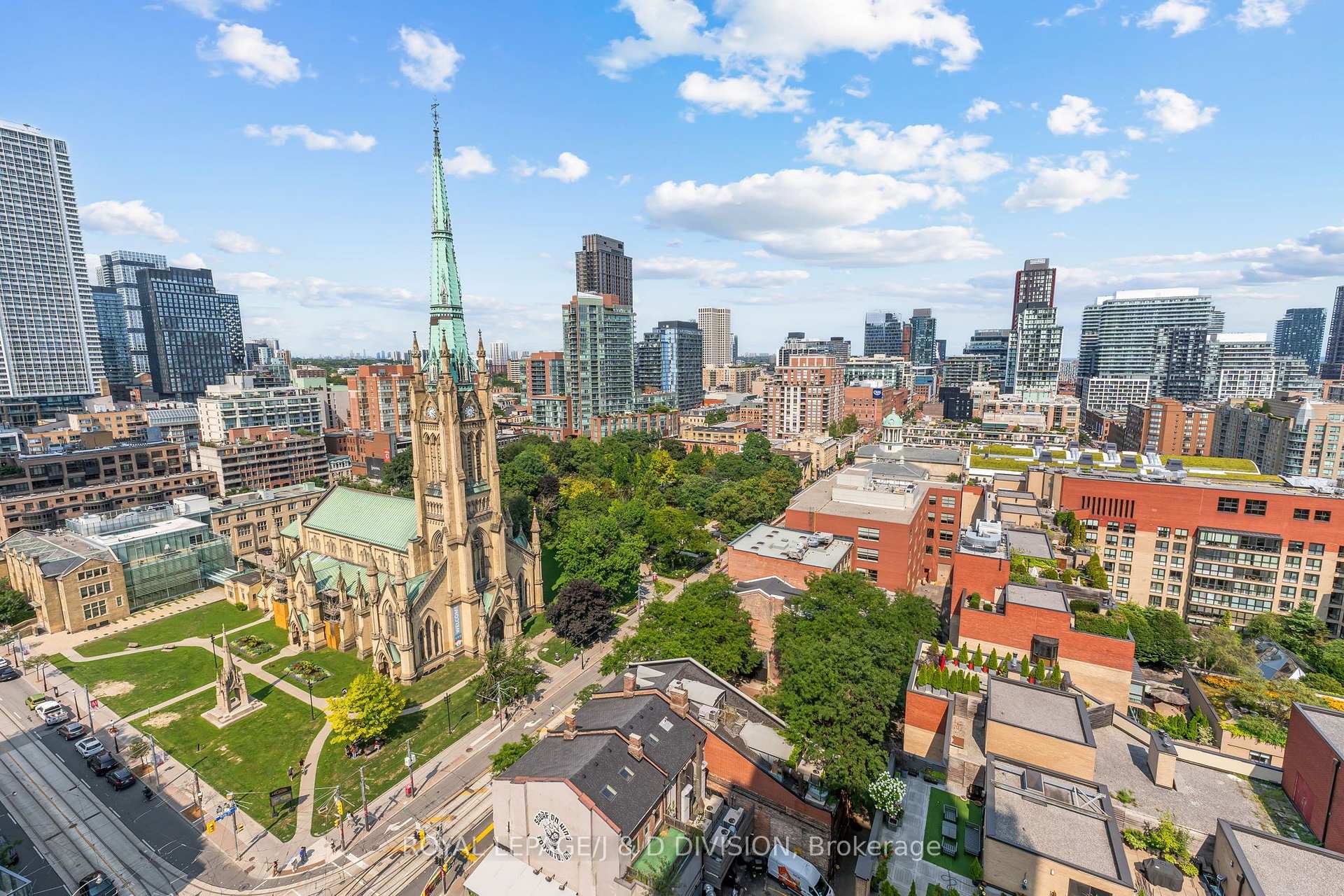 Photo 2 of Unit 1702, 60 Colborne Street, Toronto, Church-Yonge Corridor — HOMEH