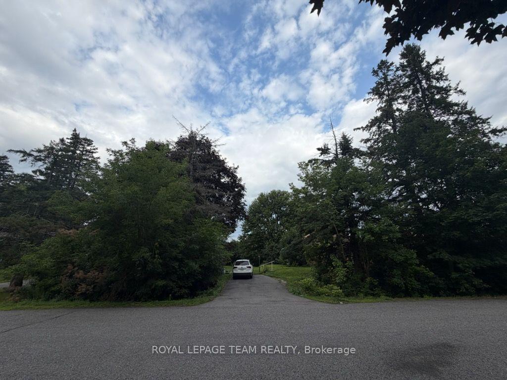 Photo 2 of 3044 Upper Otterson Place, Ottawa, Mooneys Bay/Revelstoke — HOMEH