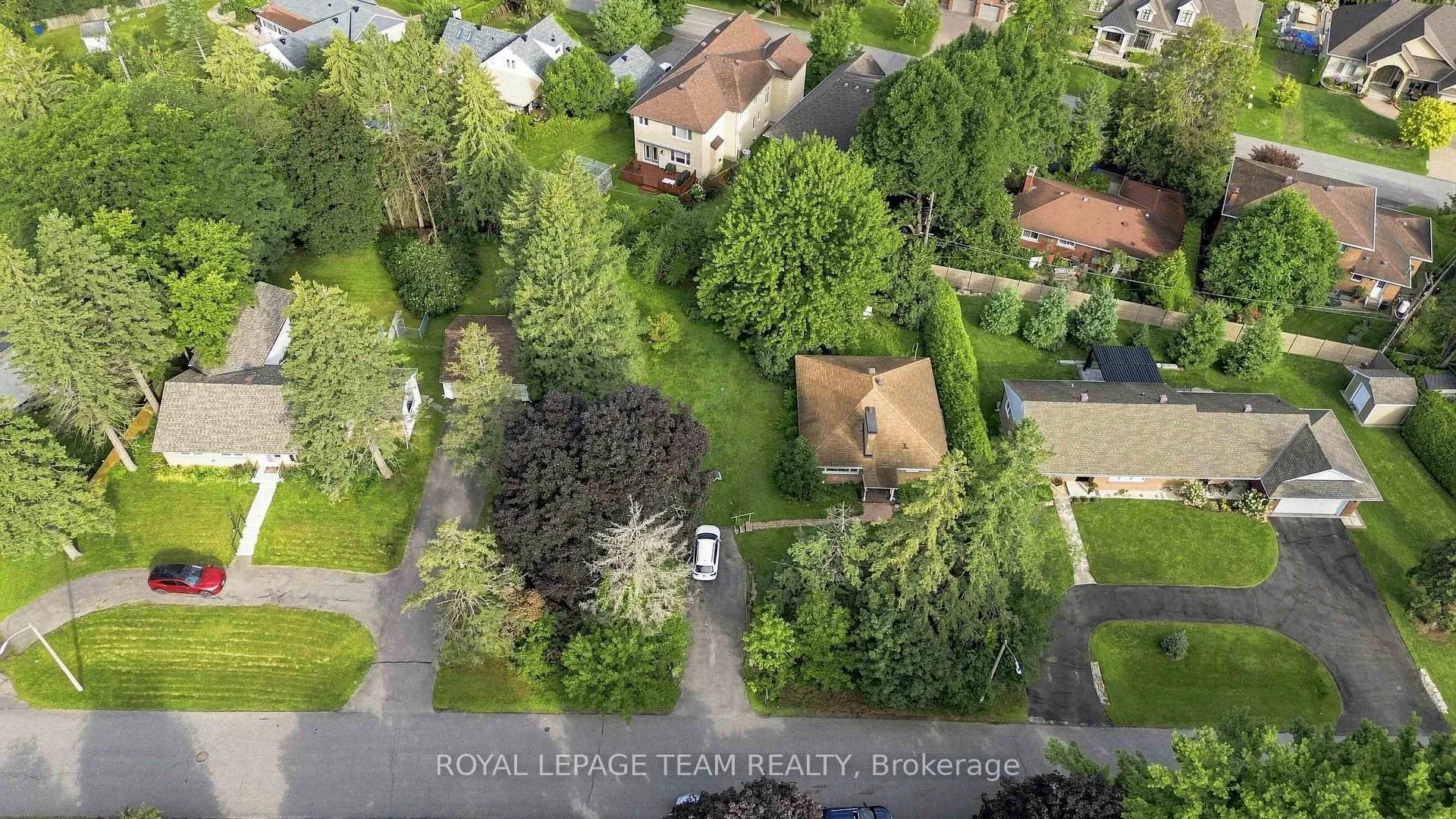Photo 3 of 3044 Upper Otterson Place, Ottawa, Mooneys Bay/Revelstoke — HOMEH