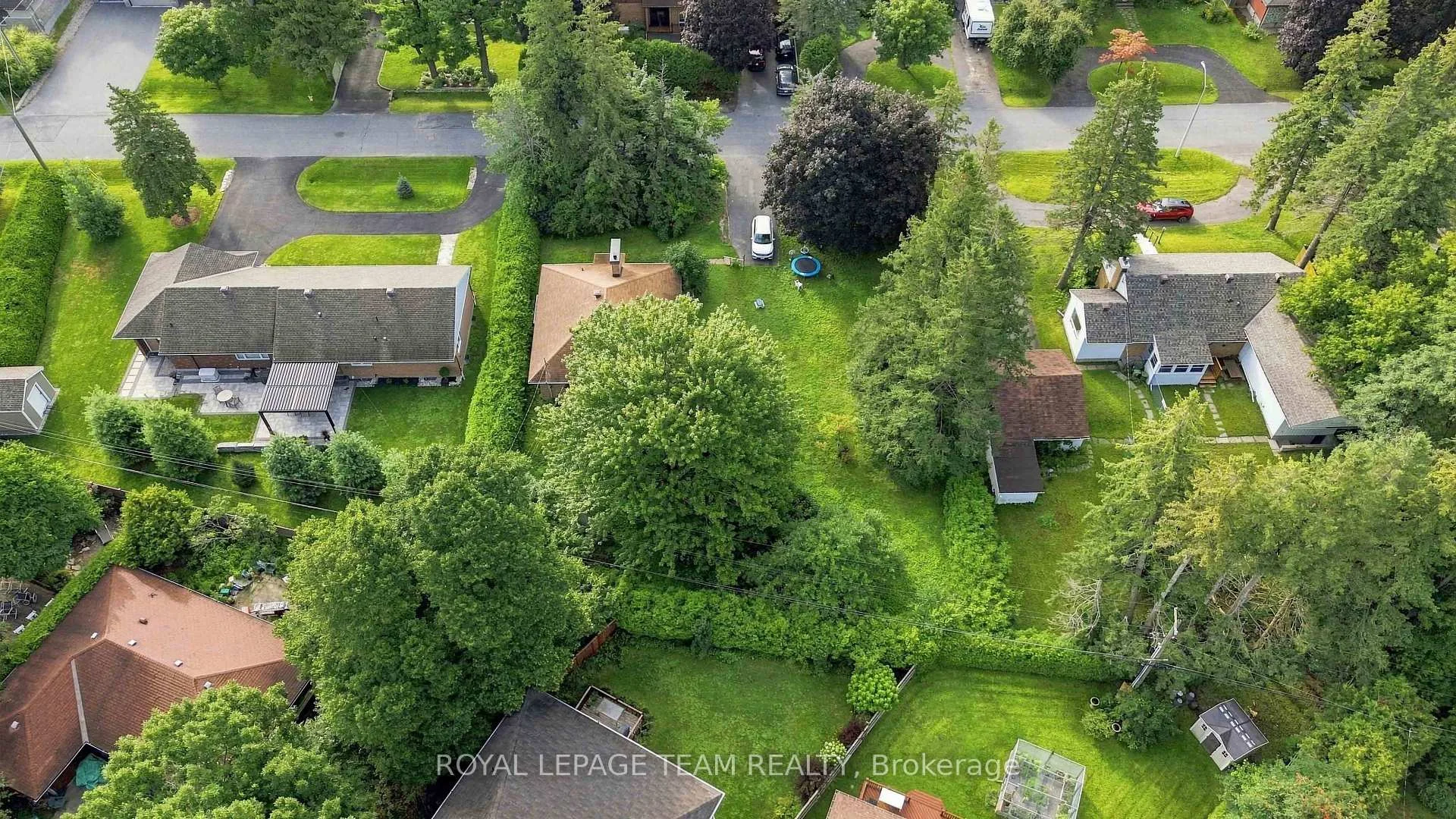 Photo 11 of 3044 Upper Otterson Place, Ottawa, Mooneys Bay/Revelstoke — HOMEH