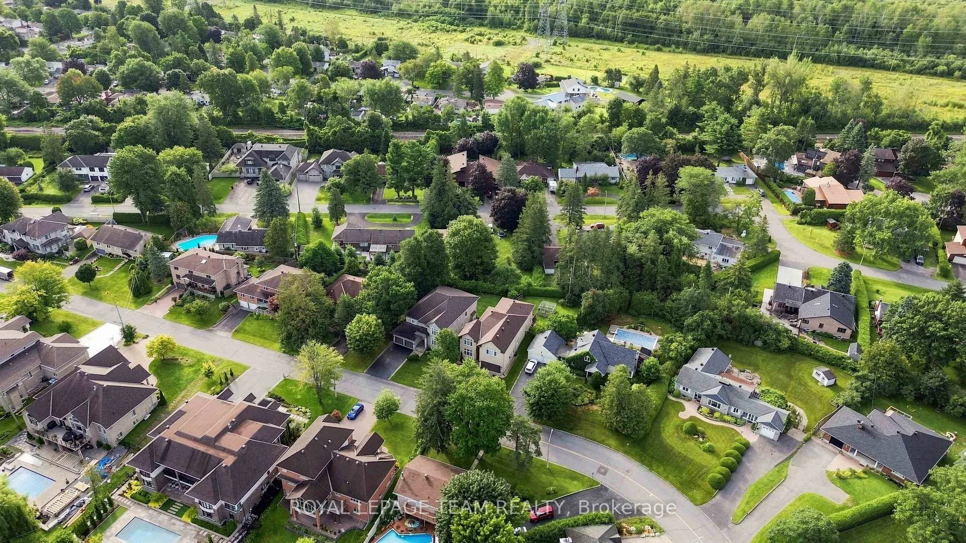 Photo 12 of 3044 Upper Otterson Place, Ottawa, Mooneys Bay/Revelstoke — HOMEH