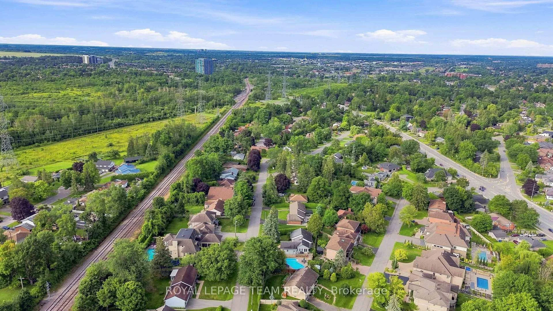 Photo 15 of 3044 Upper Otterson Place, Ottawa, Mooneys Bay/Revelstoke — HOMEH