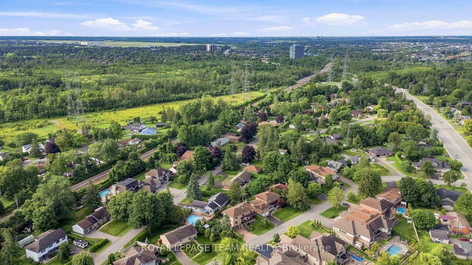 Photo 16 of 3044 Upper Otterson Place, Ottawa, Mooneys Bay/Revelstoke — HOMEH