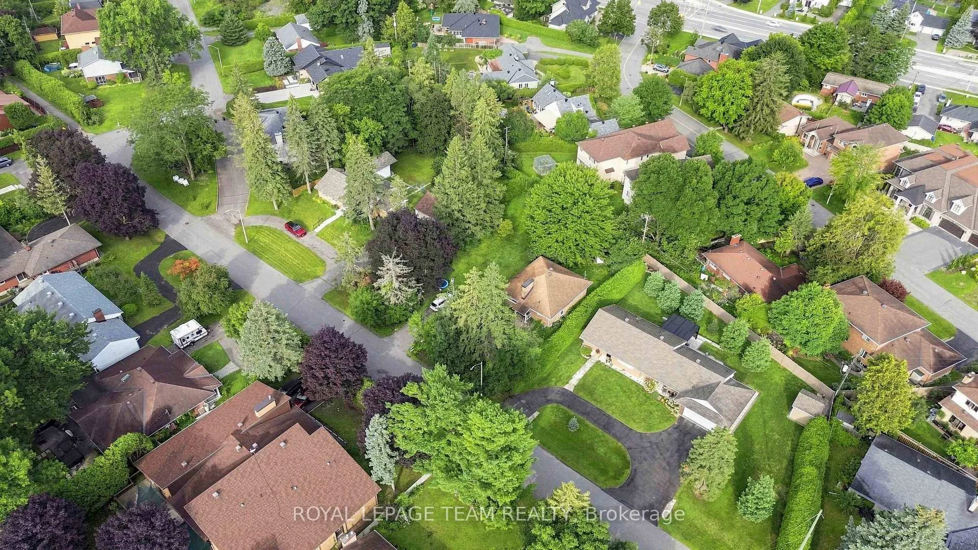 Photo 17 of 3044 Upper Otterson Place, Ottawa, Mooneys Bay/Revelstoke — HOMEH