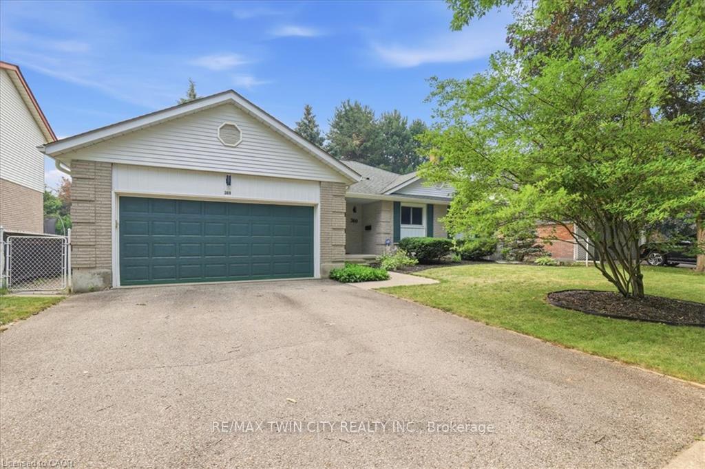 Photo 2 of 369 Crimson Drive, Waterloo, Lexington/Lincoln Village — HOMEH
