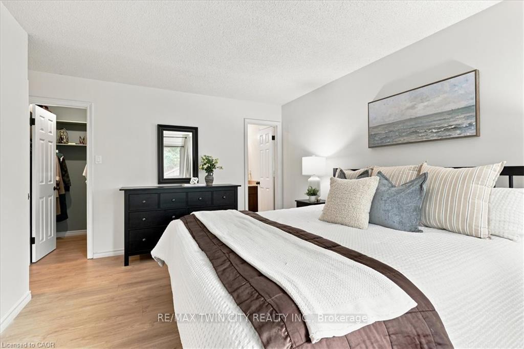 Photo 20 of 369 Crimson Drive, Waterloo, Lexington/Lincoln Village — HOMEH