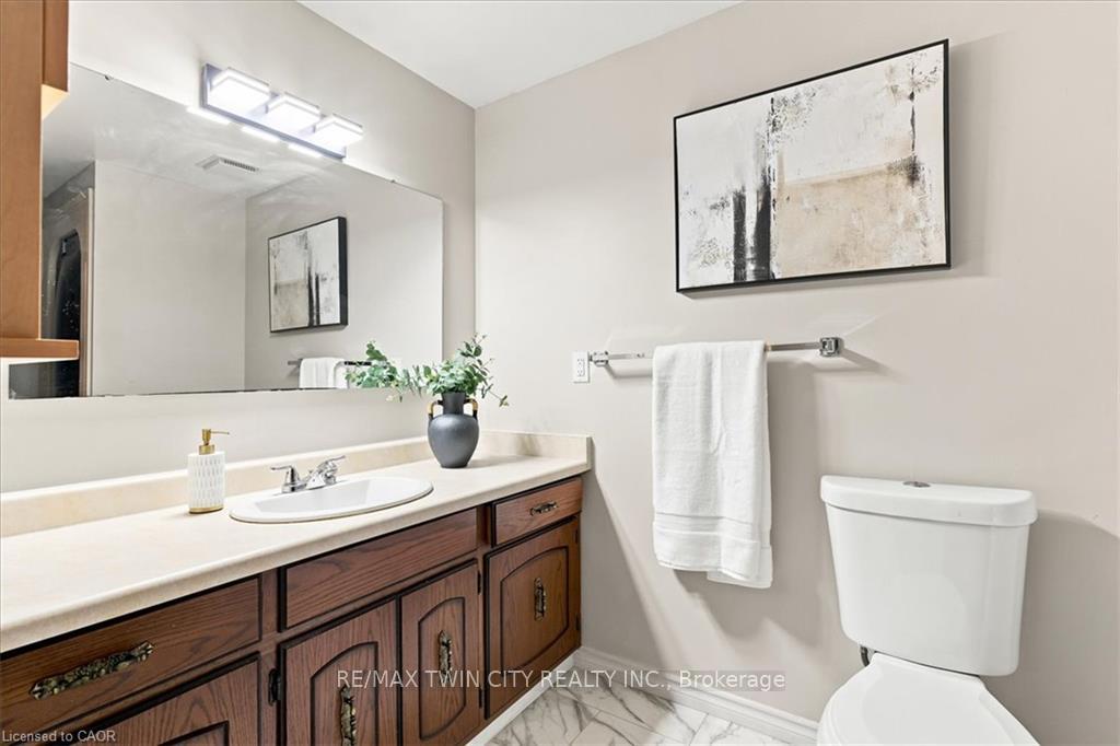 Photo 37 of 369 Crimson Drive, Waterloo, Lexington/Lincoln Village — HOMEH