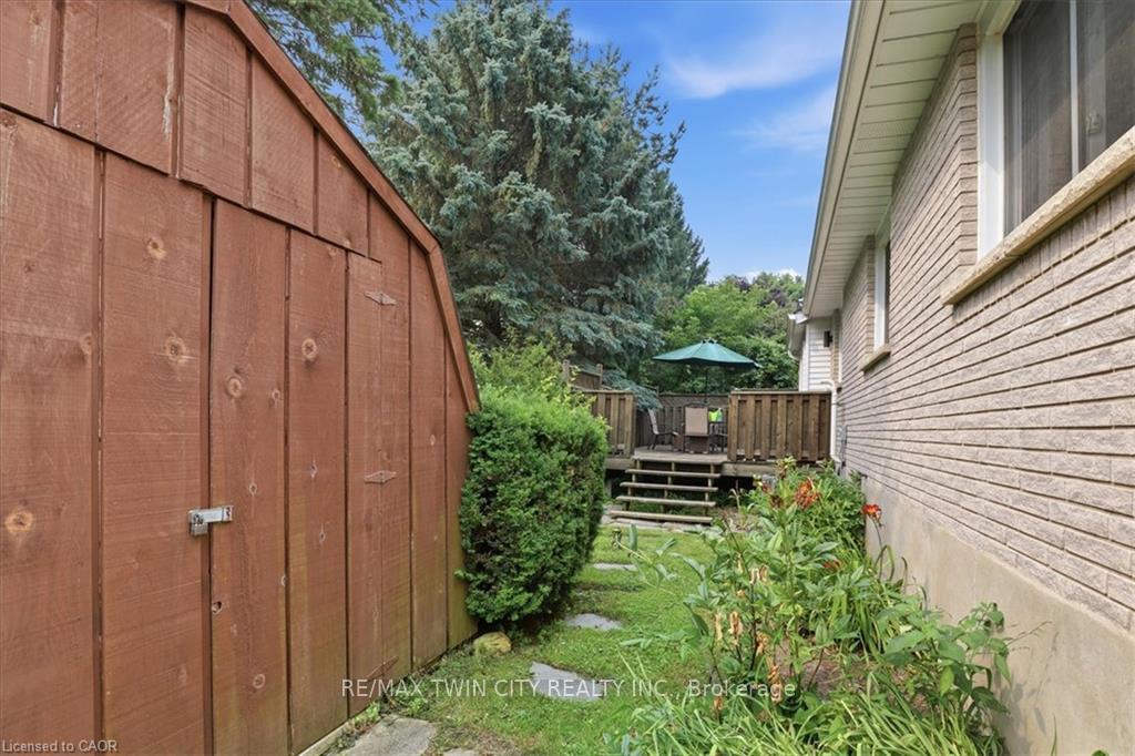 Photo 42 of 369 Crimson Drive, Waterloo, Lexington/Lincoln Village — HOMEH