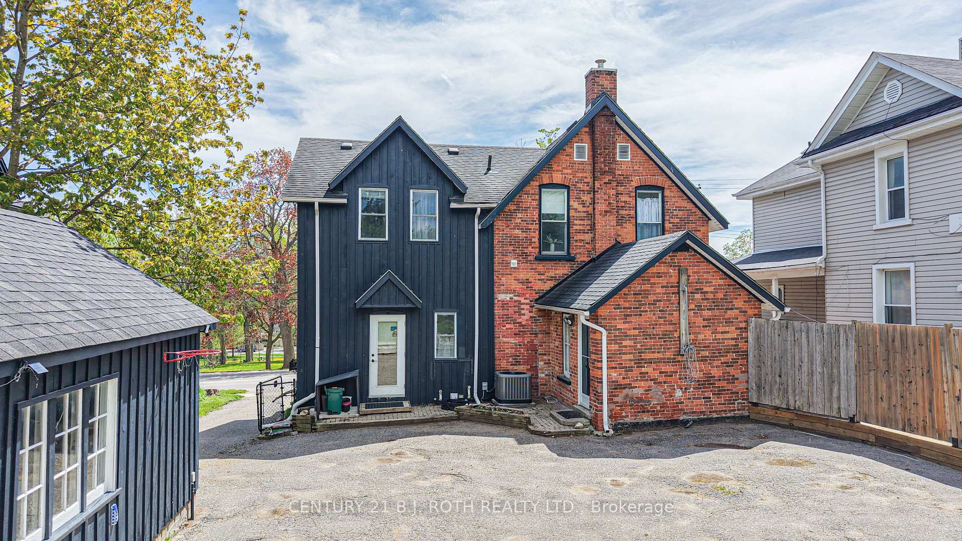 Photo 4 of 80 Coldwater Road W, Orillia — HOMEH