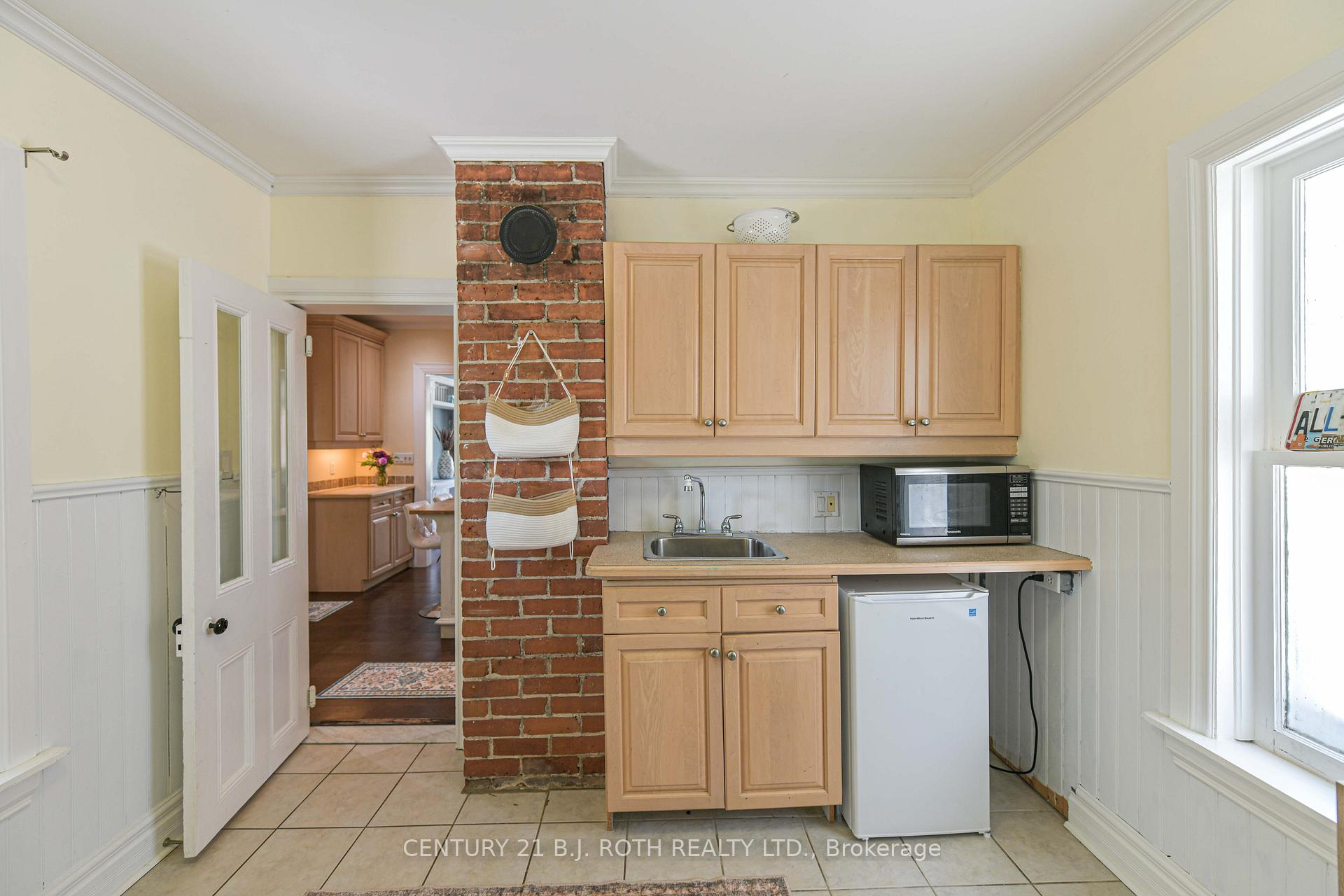 Photo 14 of 80 Coldwater Road W, Orillia — HOMEH