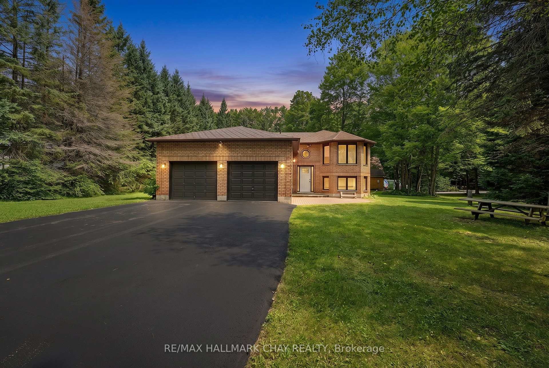 Photo 1 of 1091 Fox Farm Road, Springwater, Phelpston — HOMEH
