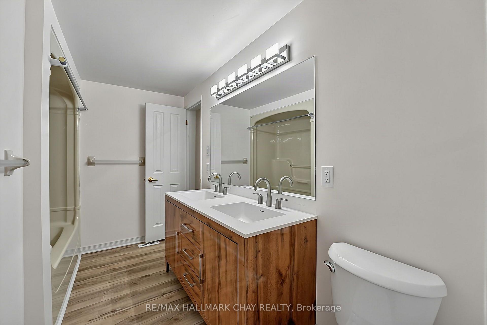 Photo 8 of 1091 Fox Farm Road, Springwater, Phelpston — HOMEH