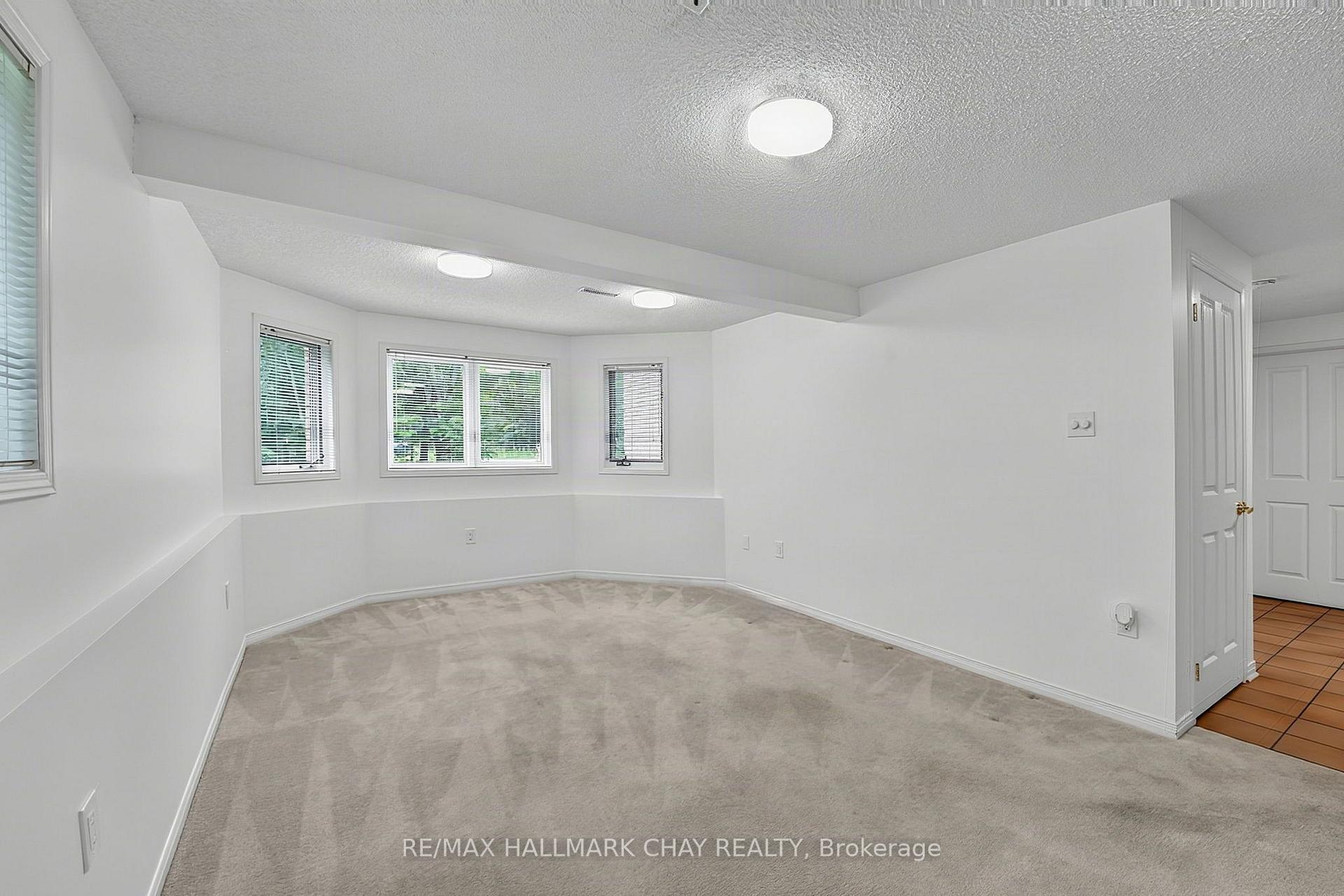Photo 13 of 1091 Fox Farm Road, Springwater, Phelpston — HOMEH