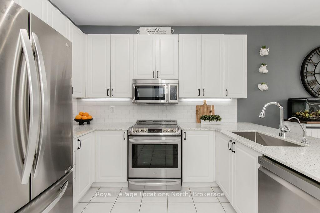 Photo 11 of 14 Berkshire Avenue, Wasaga Beach — HOMEH