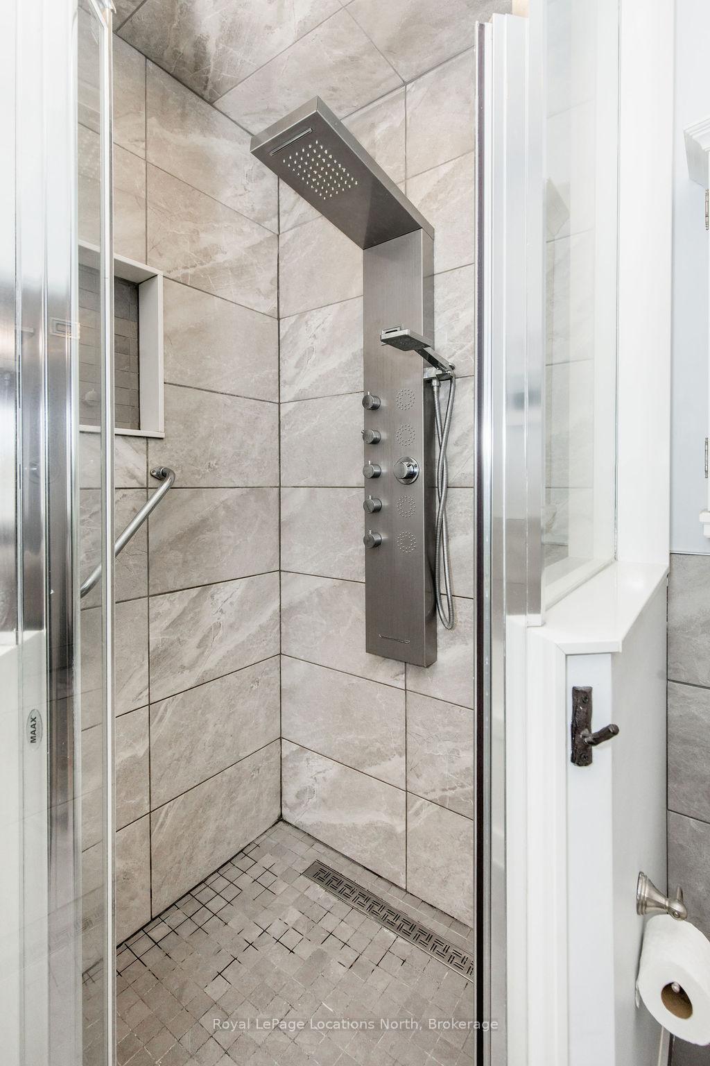Photo 20 of 14 Berkshire Avenue, Wasaga Beach — HOMEH