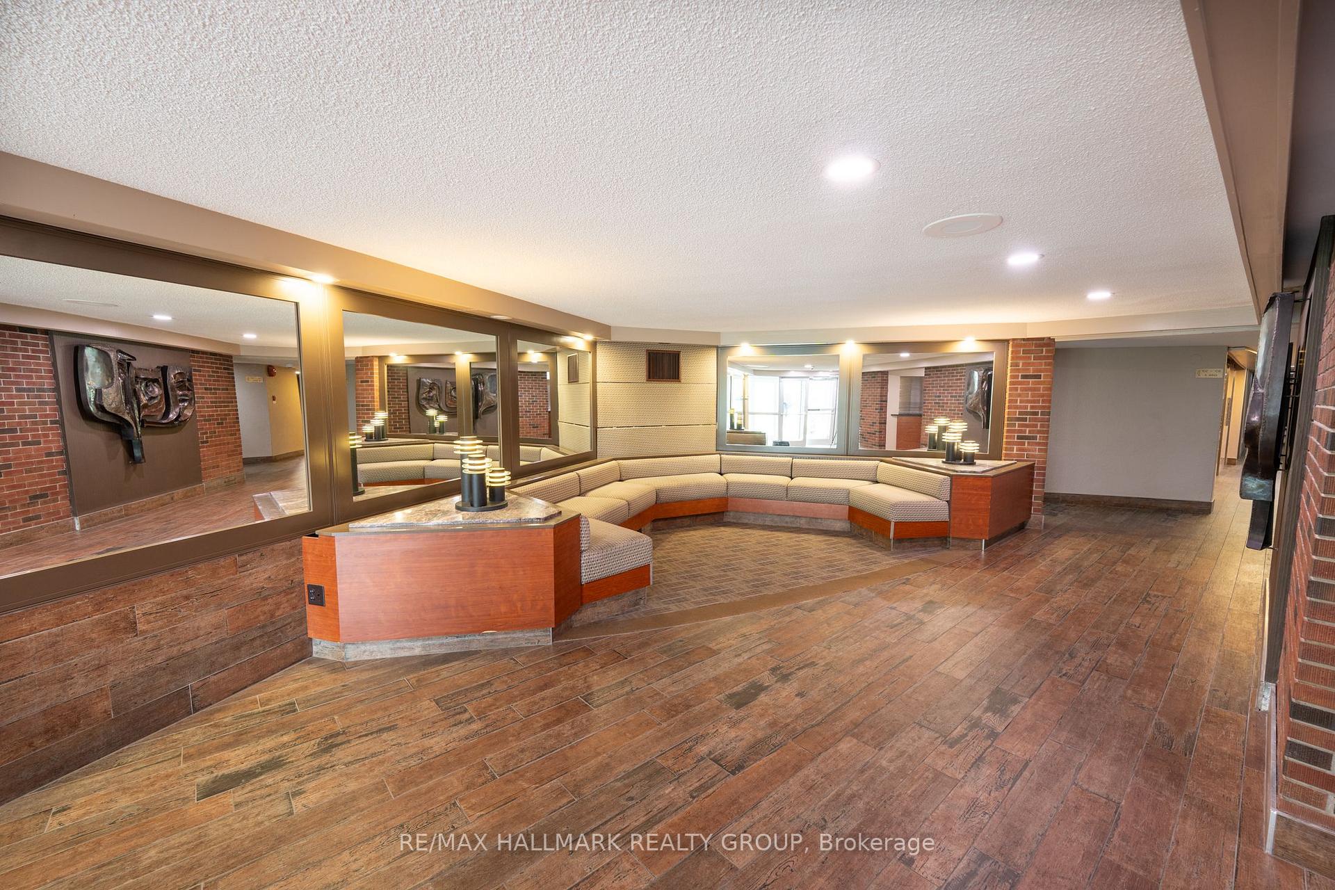 Photo 4 of Unit 906, 20 Chesterton Drive, Ottawa, Borden Farm/Stewart Farm/Carleton Heights/Parkwood Hills — HOMEH