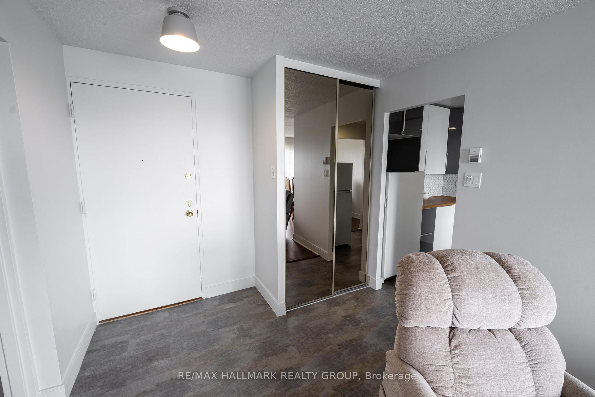 Photo 7 of Unit 906, 20 Chesterton Drive, Ottawa, Borden Farm/Stewart Farm/Carleton Heights/Parkwood Hills — HOMEH
