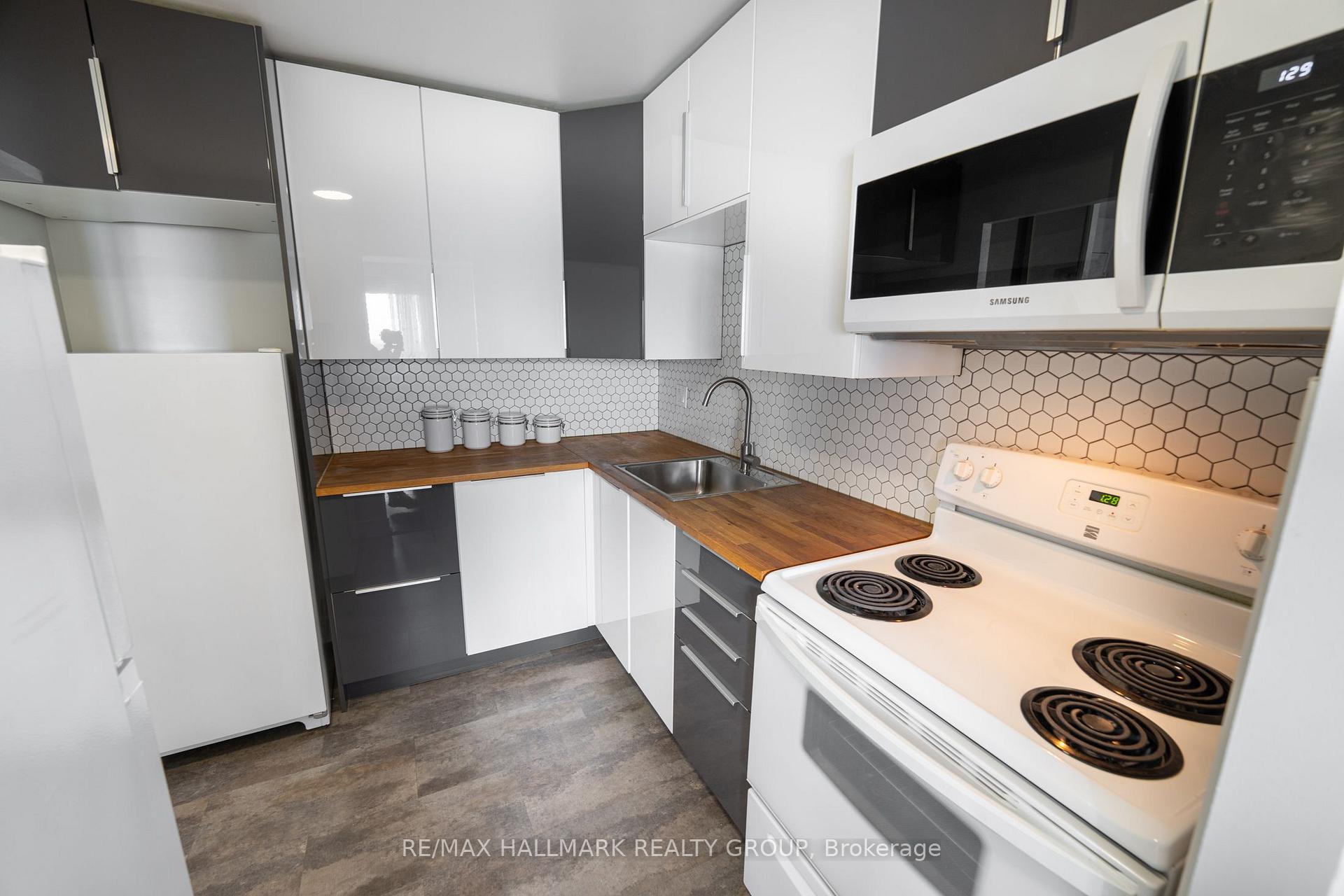 Photo 10 of Unit 906, 20 Chesterton Drive, Ottawa, Borden Farm/Stewart Farm/Carleton Heights/Parkwood Hills — HOMEH