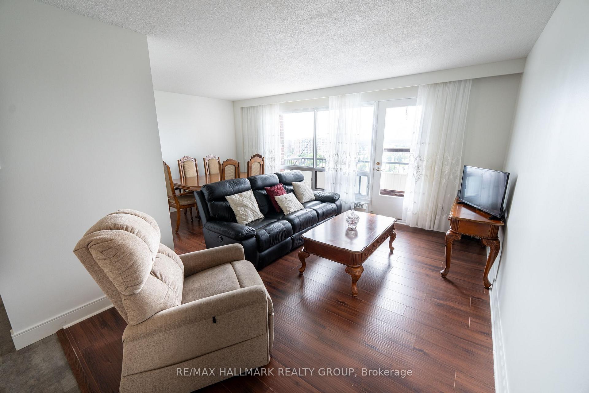 Photo 13 of Unit 906, 20 Chesterton Drive, Ottawa, Borden Farm/Stewart Farm/Carleton Heights/Parkwood Hills — HOMEH