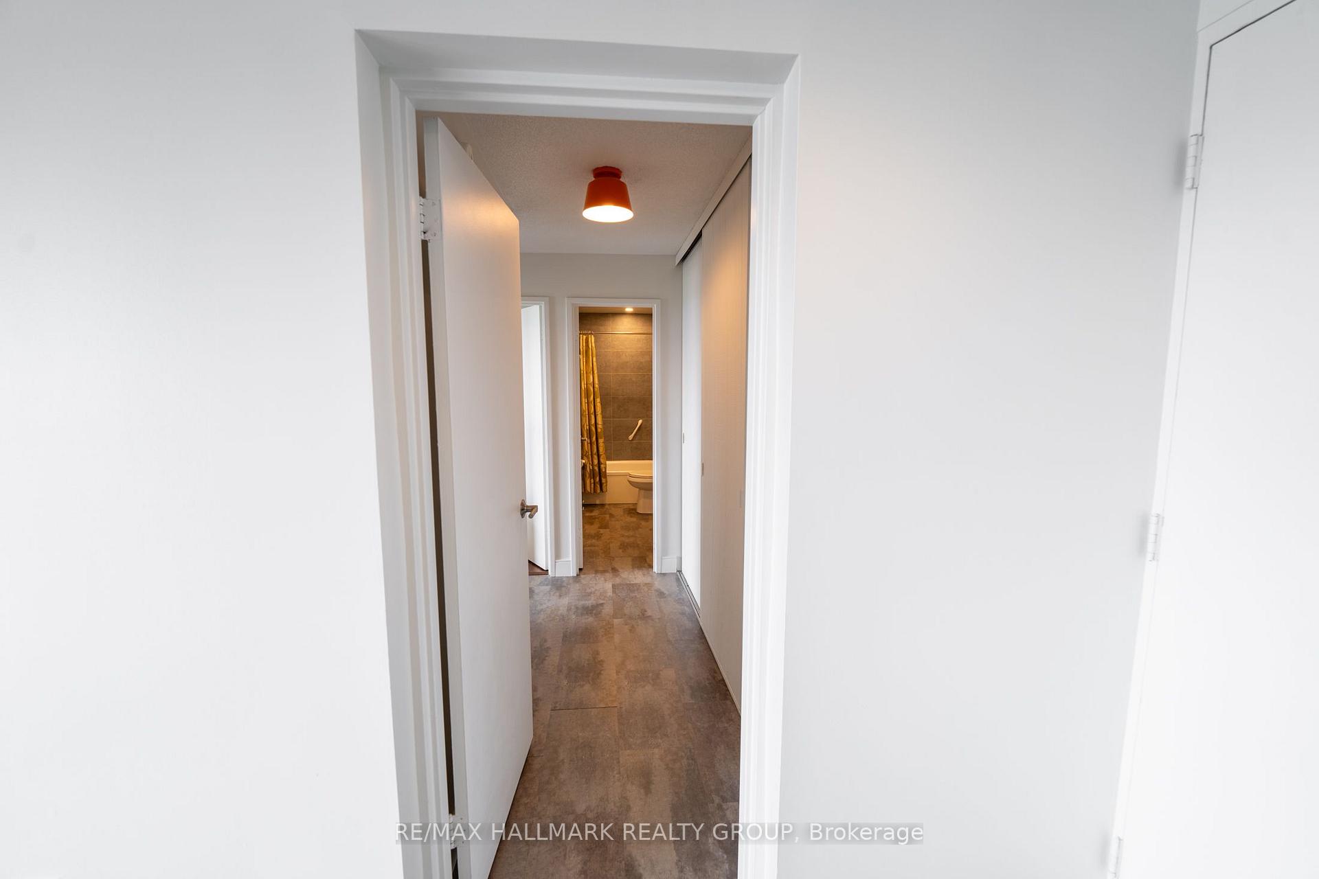Photo 14 of Unit 906, 20 Chesterton Drive, Ottawa, Borden Farm/Stewart Farm/Carleton Heights/Parkwood Hills — HOMEH