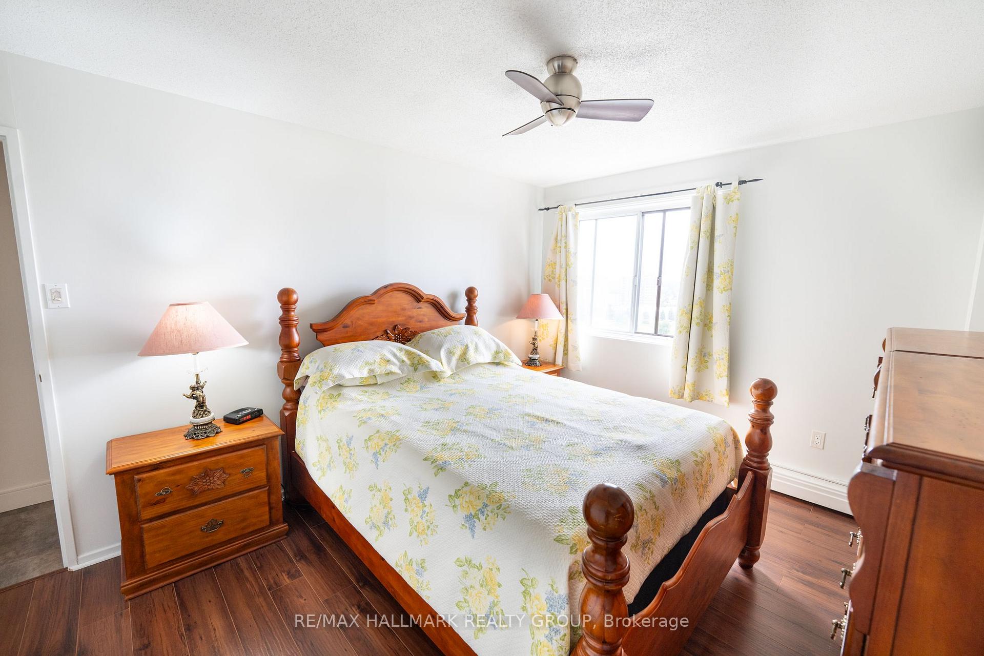 Photo 17 of Unit 906, 20 Chesterton Drive, Ottawa, Borden Farm/Stewart Farm/Carleton Heights/Parkwood Hills — HOMEH