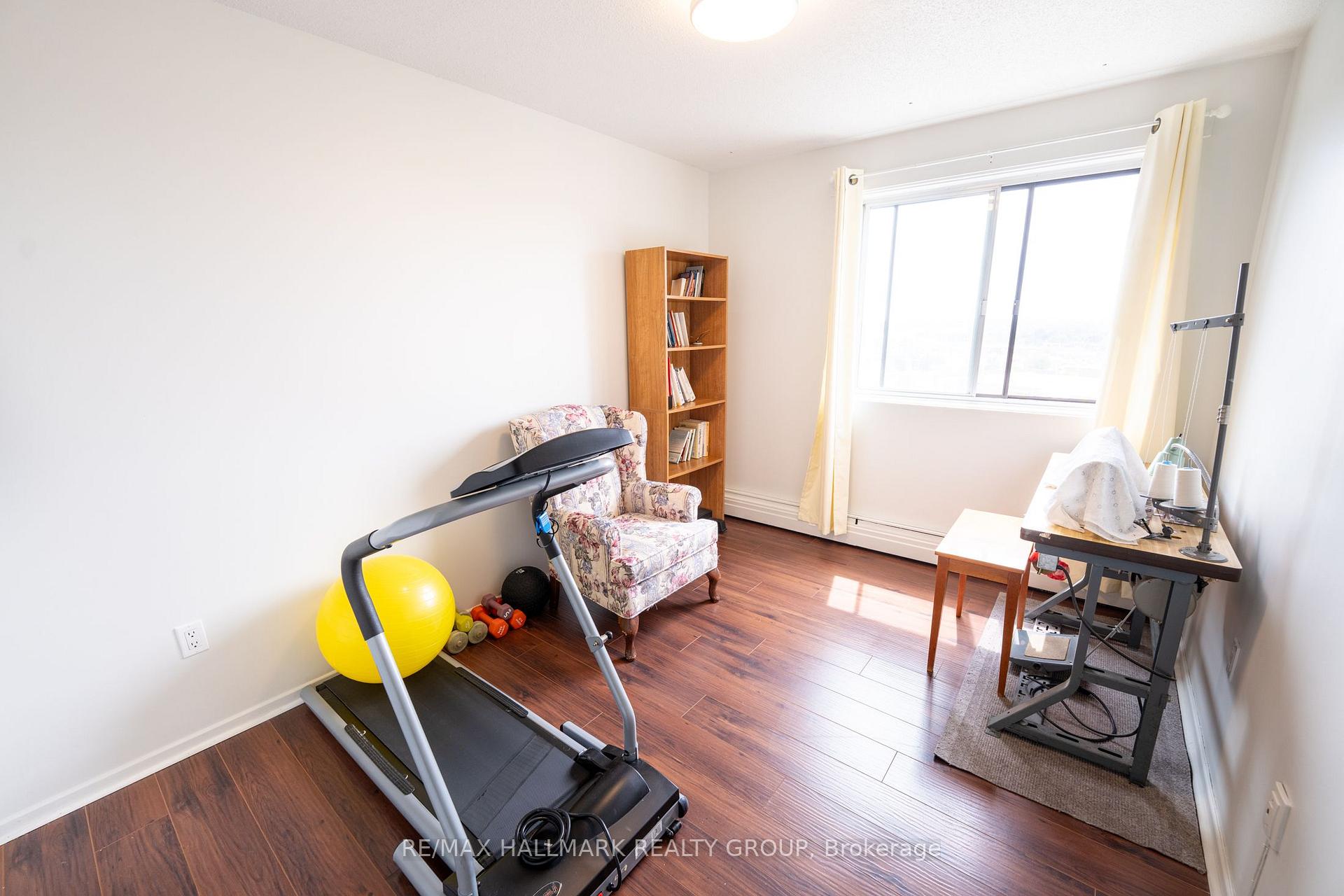 Photo 19 of Unit 906, 20 Chesterton Drive, Ottawa, Borden Farm/Stewart Farm/Carleton Heights/Parkwood Hills — HOMEH