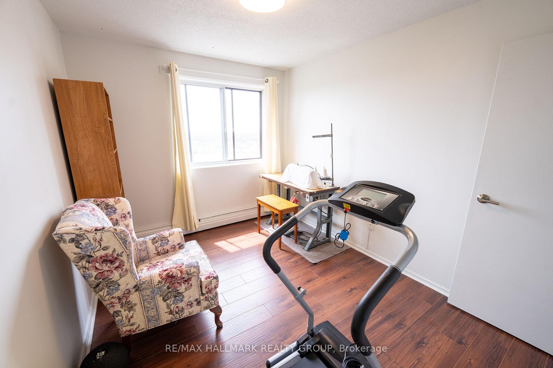 Photo 20 of Unit 906, 20 Chesterton Drive, Ottawa, Borden Farm/Stewart Farm/Carleton Heights/Parkwood Hills — HOMEH