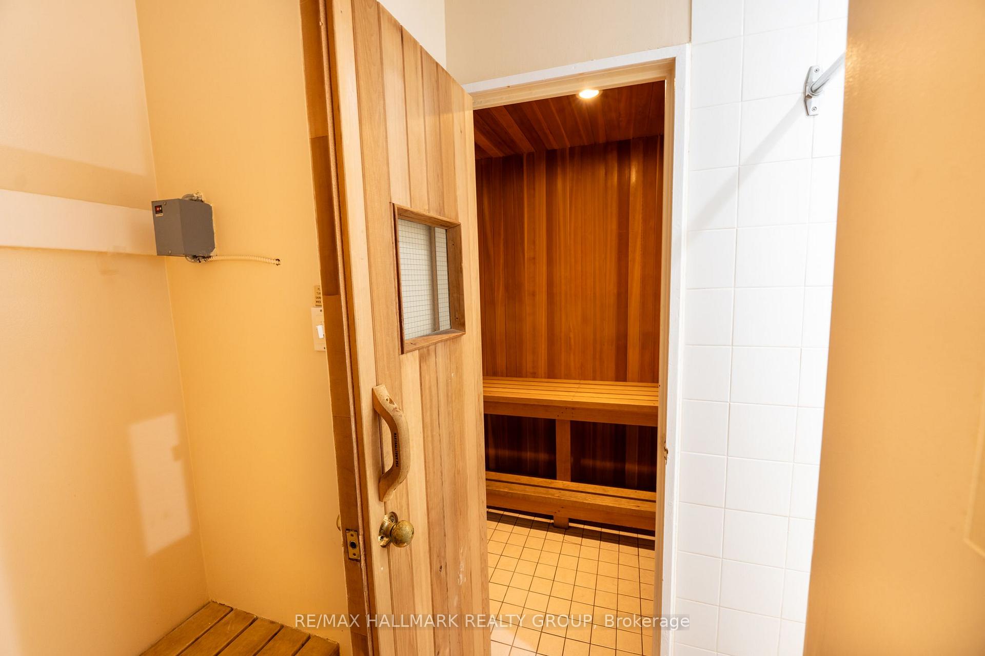 Photo 36 of Unit 906, 20 Chesterton Drive, Ottawa, Borden Farm/Stewart Farm/Carleton Heights/Parkwood Hills — HOMEH