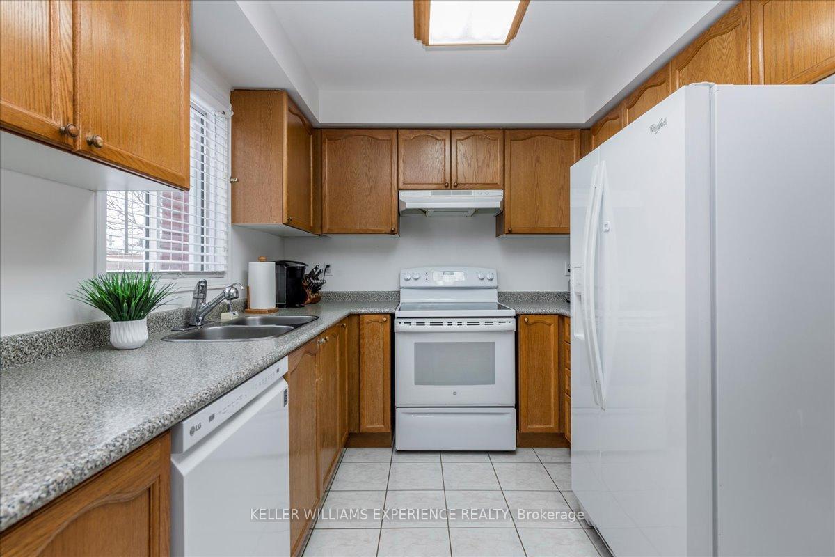 Photo 17 of 132 James Street, Barrie, Ardagh — HOMEH