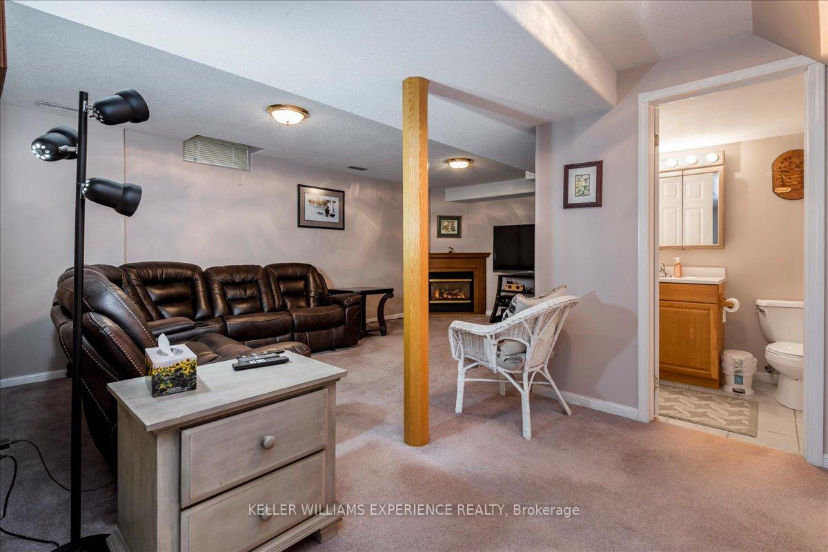 Photo 33 of 132 James Street, Barrie, Ardagh — HOMEH