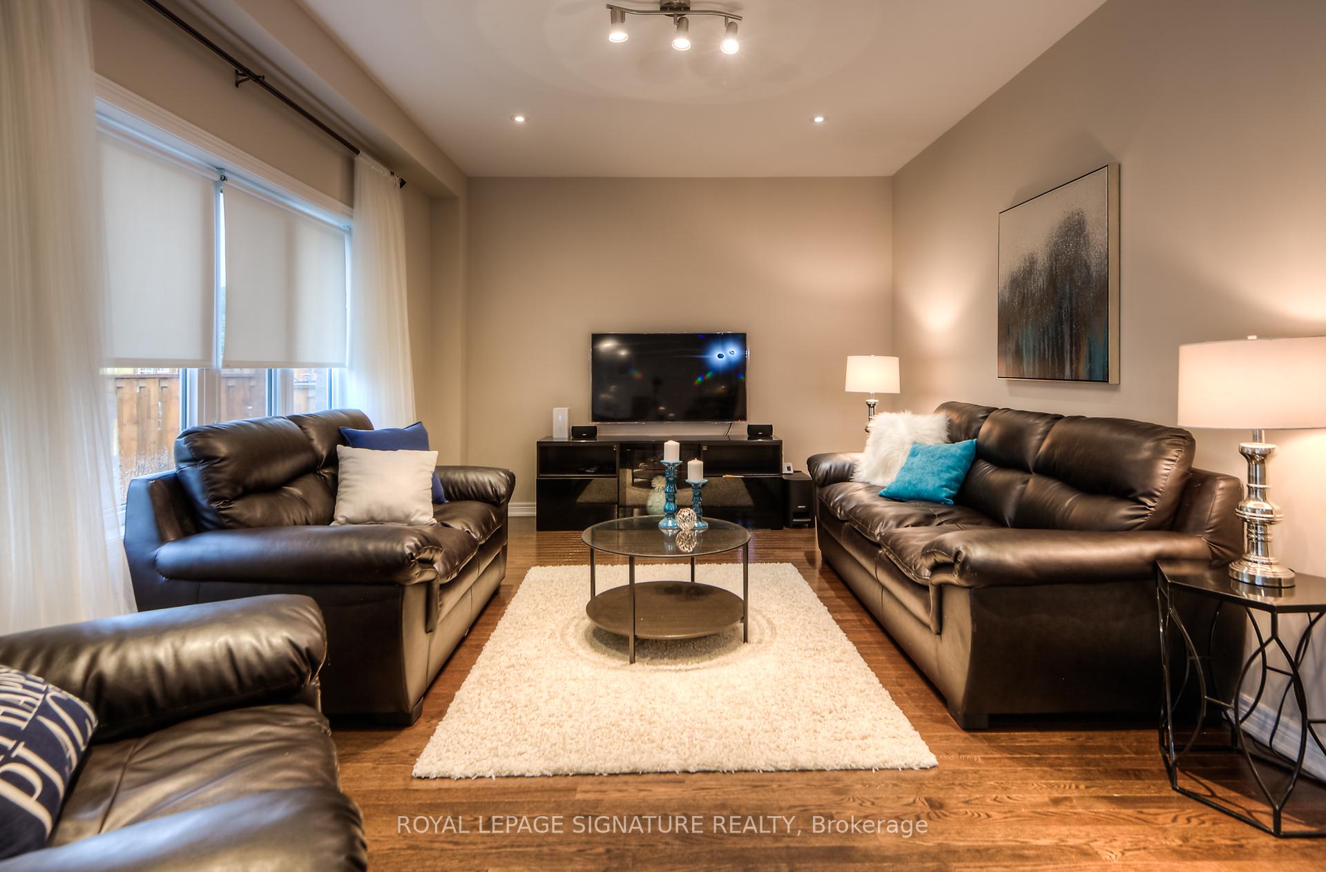 Photo 3 of 102 Coopershawk Street, Kitchener, Bridgeport — HOMEH