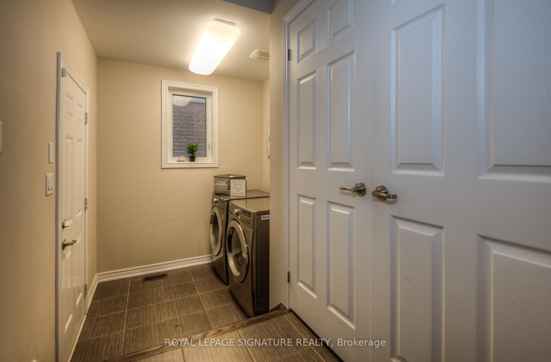 Photo 7 of 102 Coopershawk Street, Kitchener, Bridgeport — HOMEH