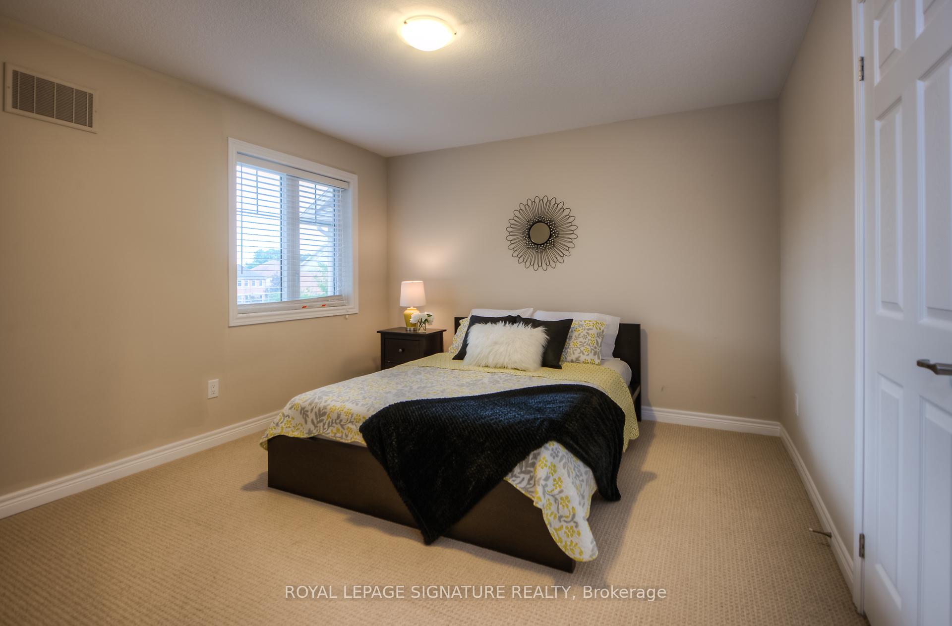 Photo 11 of 102 Coopershawk Street, Kitchener, Bridgeport — HOMEH