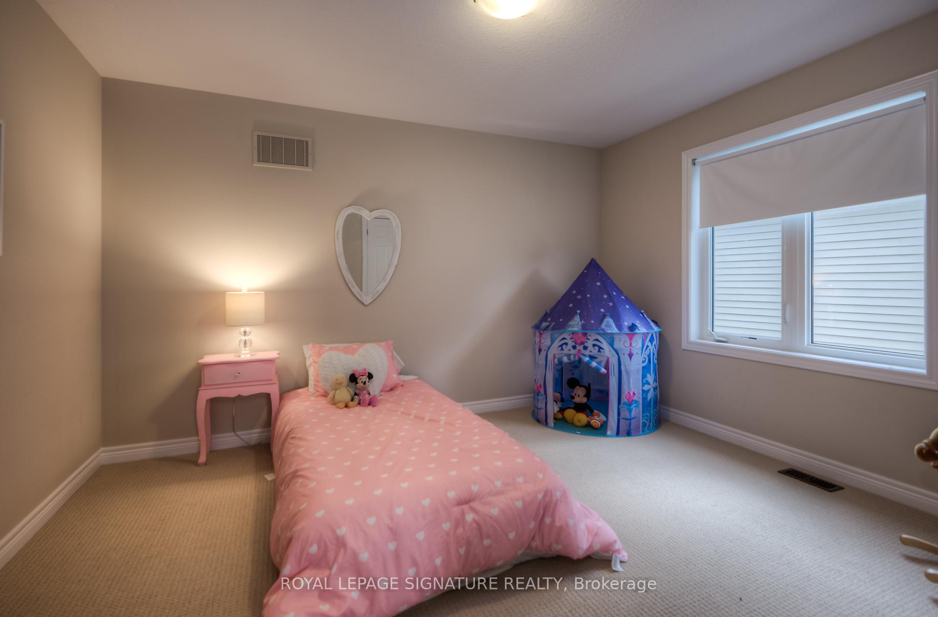 Photo 12 of 102 Coopershawk Street, Kitchener, Bridgeport — HOMEH