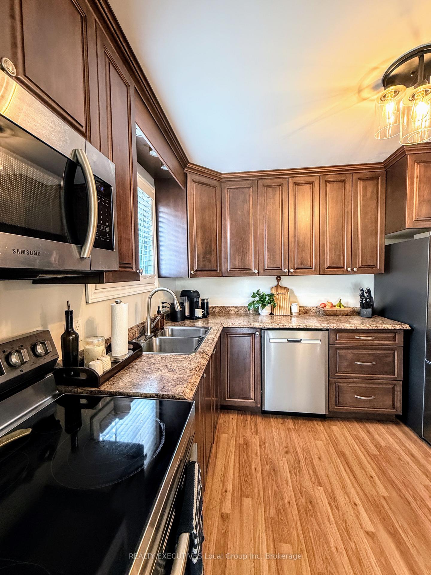 Photo 8 of 31 McGibbon Street, North Bay, College Heights — HOMEH
