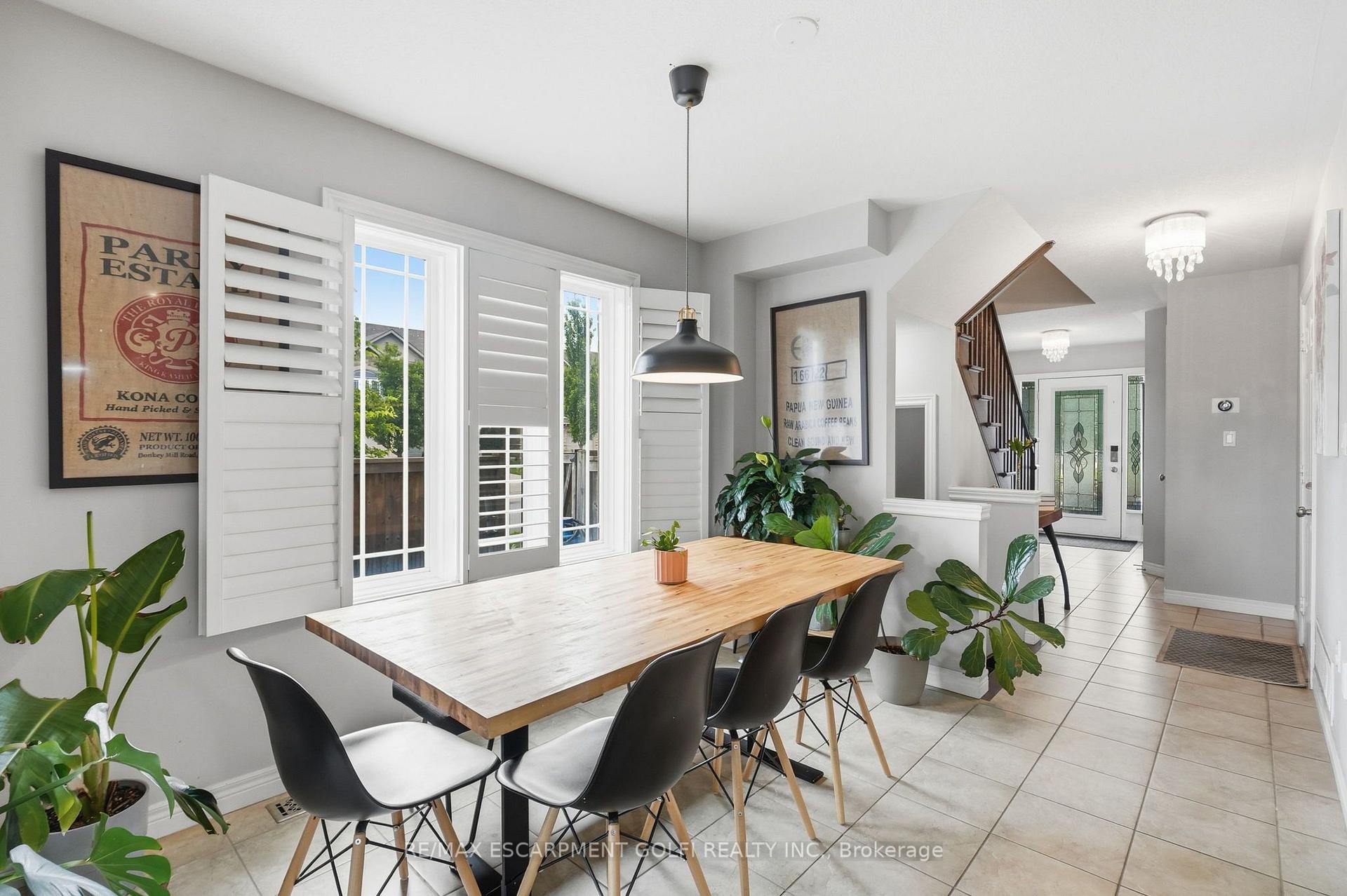 Photo 7 of 4 Whitworth Terrace, Hamilton, Stoney Creek — HOMEH