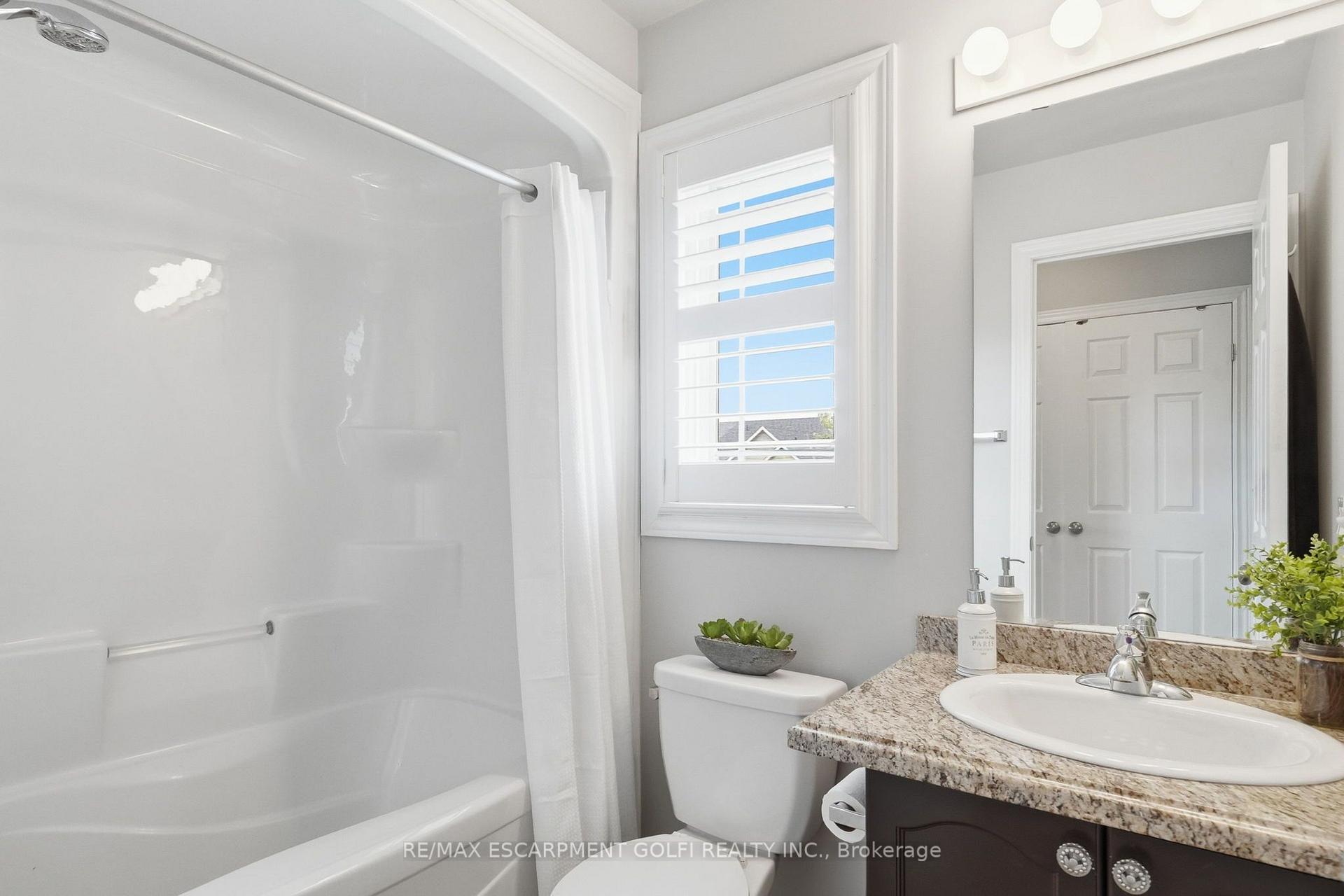 Photo 23 of 4 Whitworth Terrace, Hamilton, Stoney Creek — HOMEH