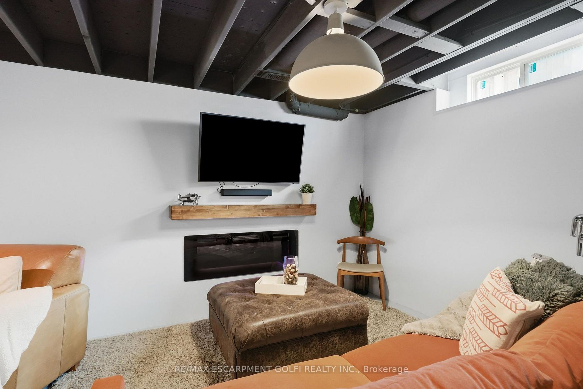 Photo 29 of 4 Whitworth Terrace, Hamilton, Stoney Creek — HOMEH