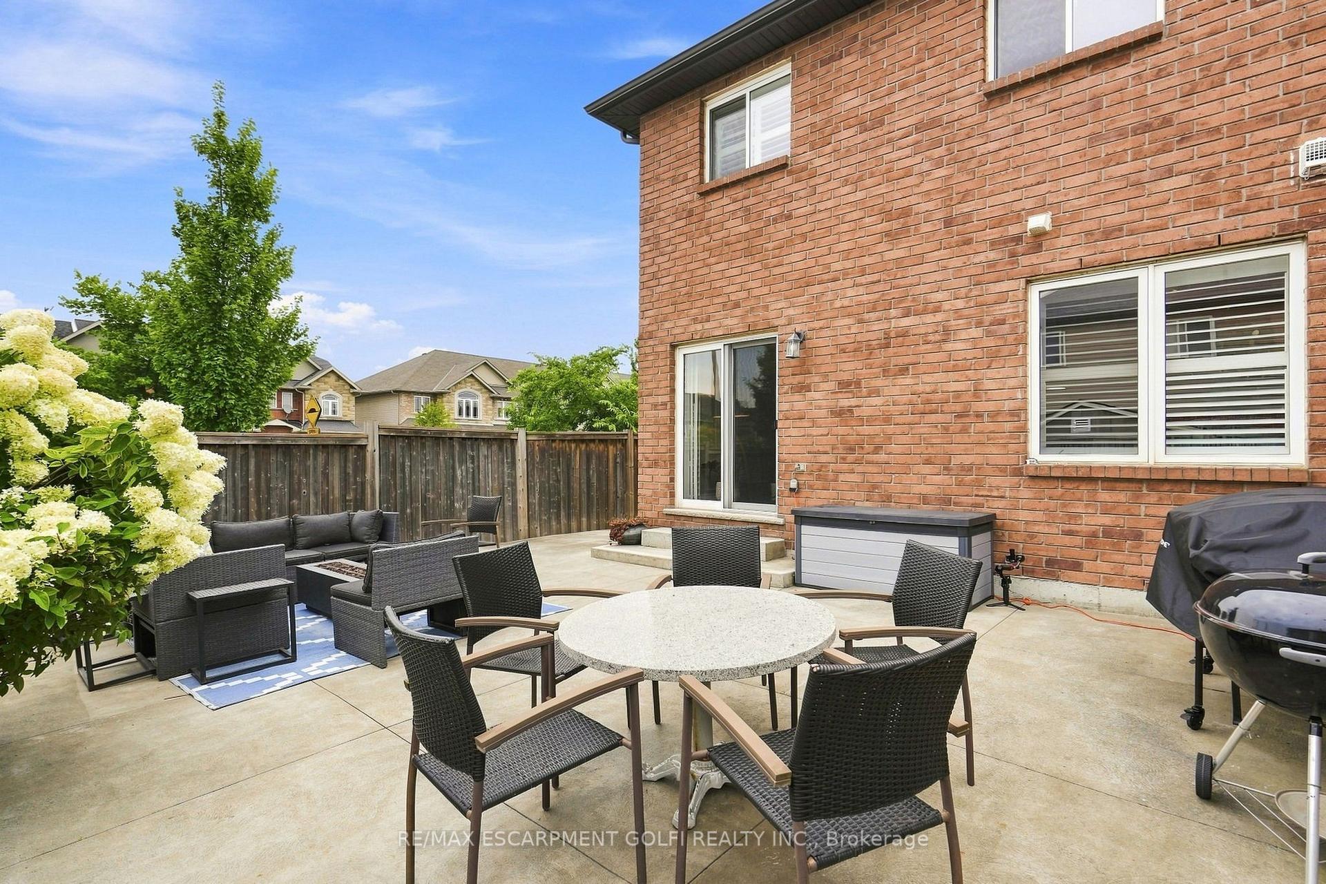 Photo 32 of 4 Whitworth Terrace, Hamilton, Stoney Creek — HOMEH