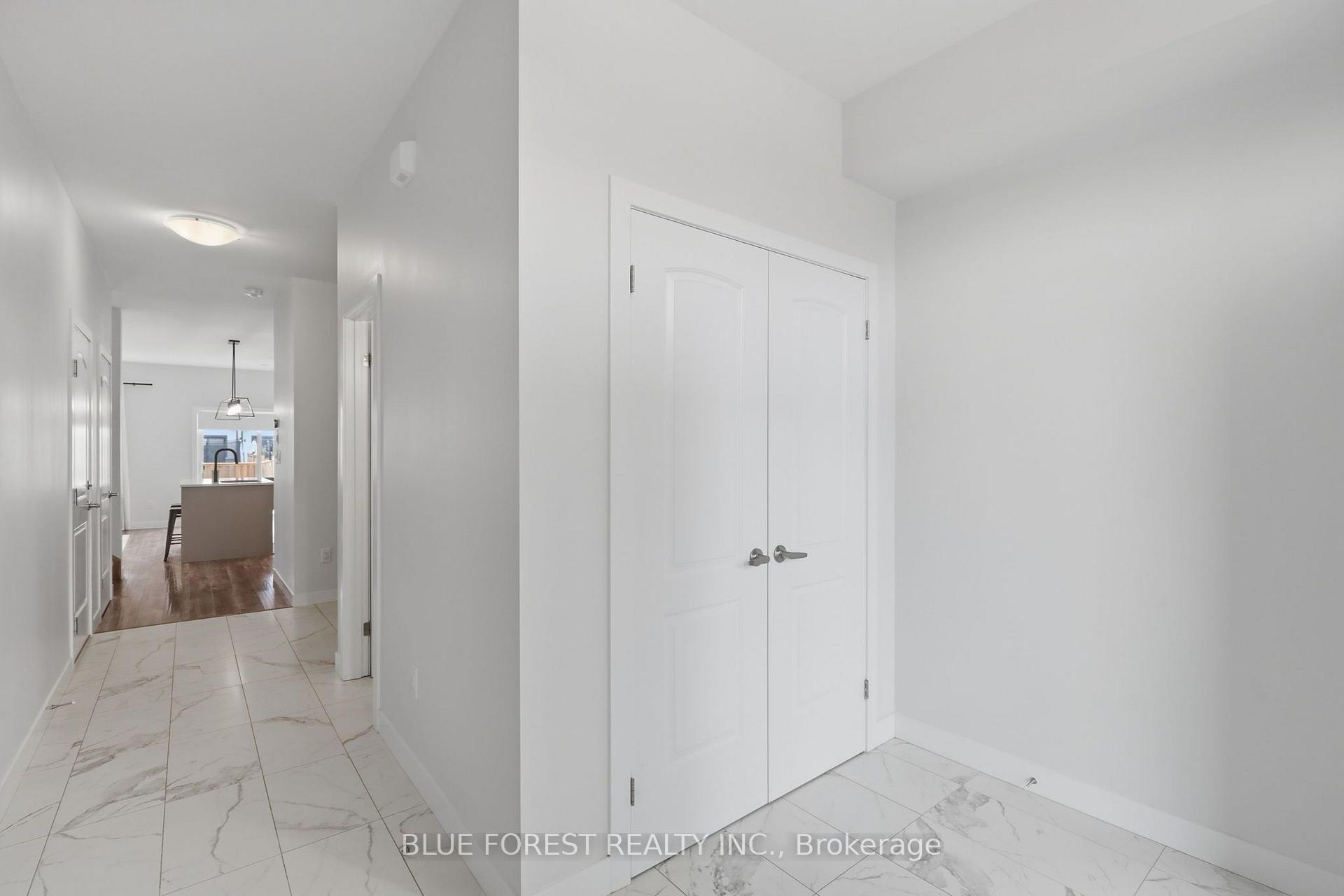 Photo 6 of 283 Winlow Way, Middlesex Centre, Komoka — HOMEH