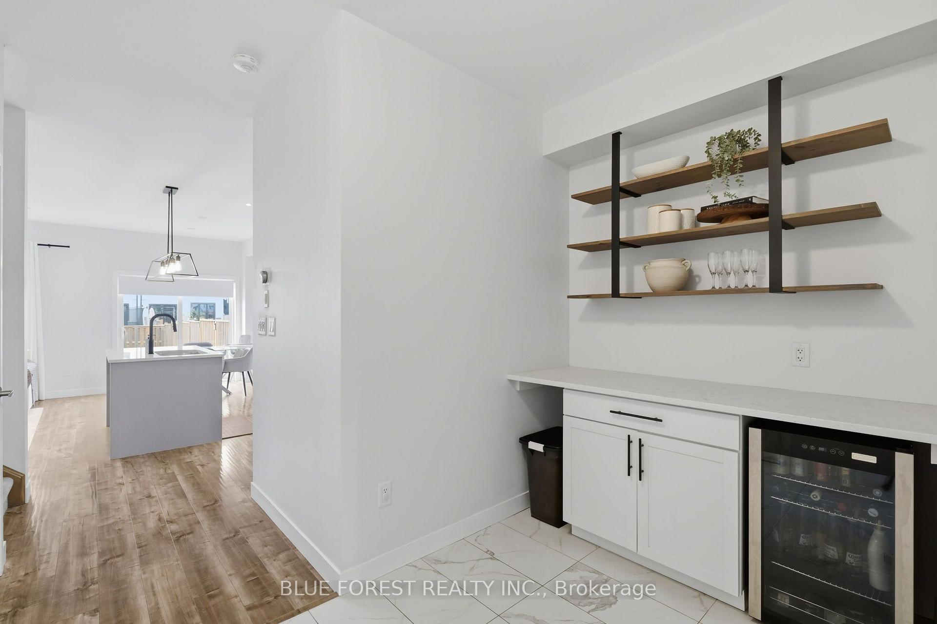 Photo 8 of 283 Winlow Way, Middlesex Centre, Komoka — HOMEH