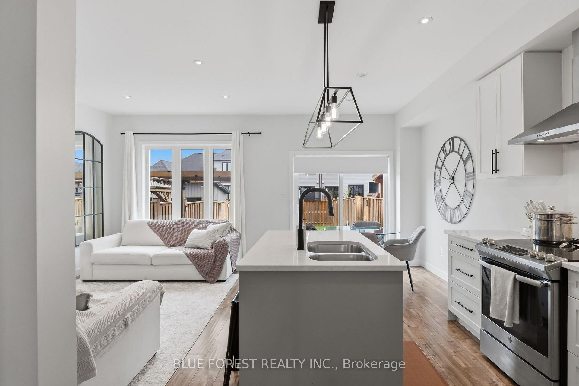 Photo 16 of 283 Winlow Way, Middlesex Centre, Komoka — HOMEH