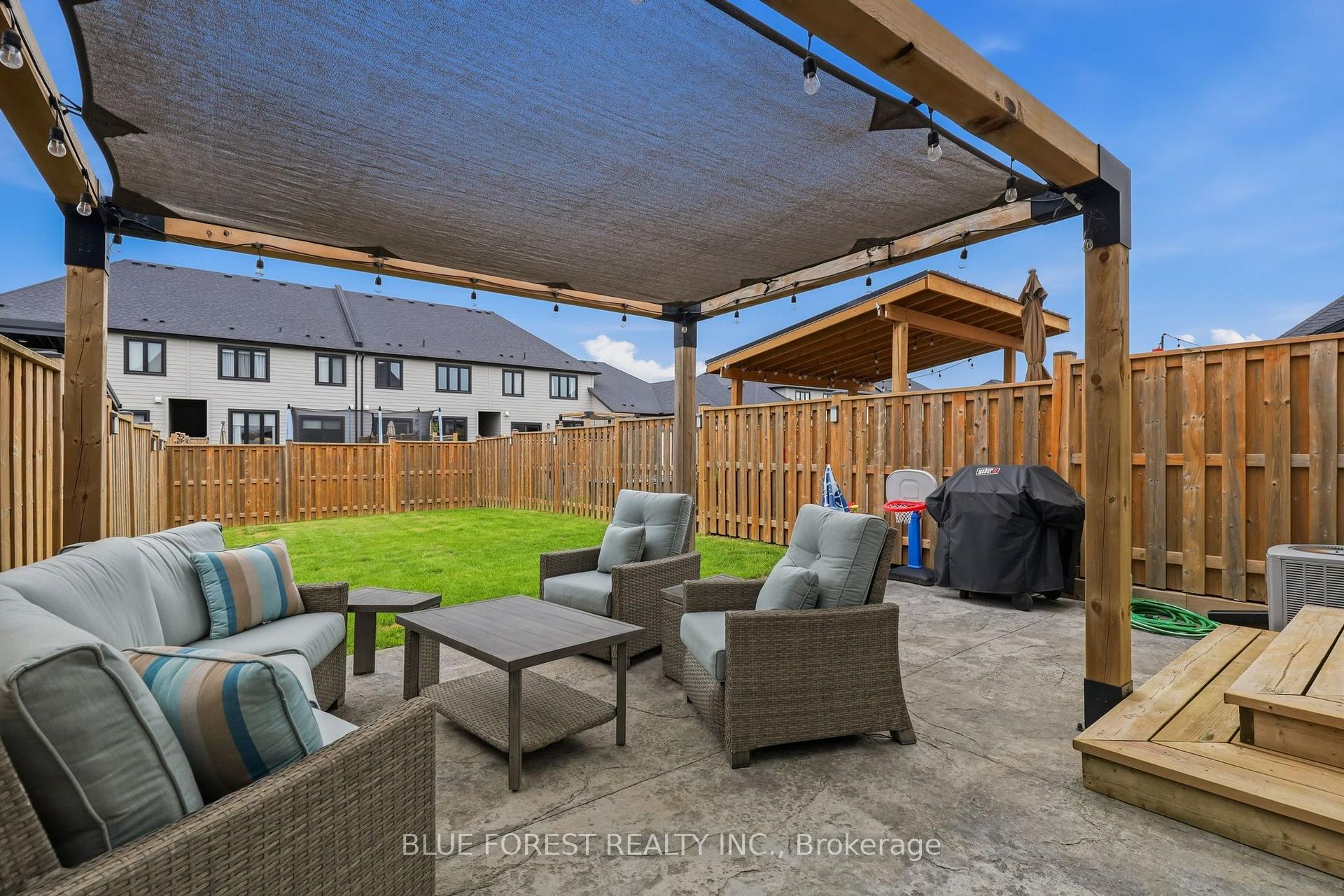Photo 31 of 283 Winlow Way, Middlesex Centre, Komoka — HOMEH
