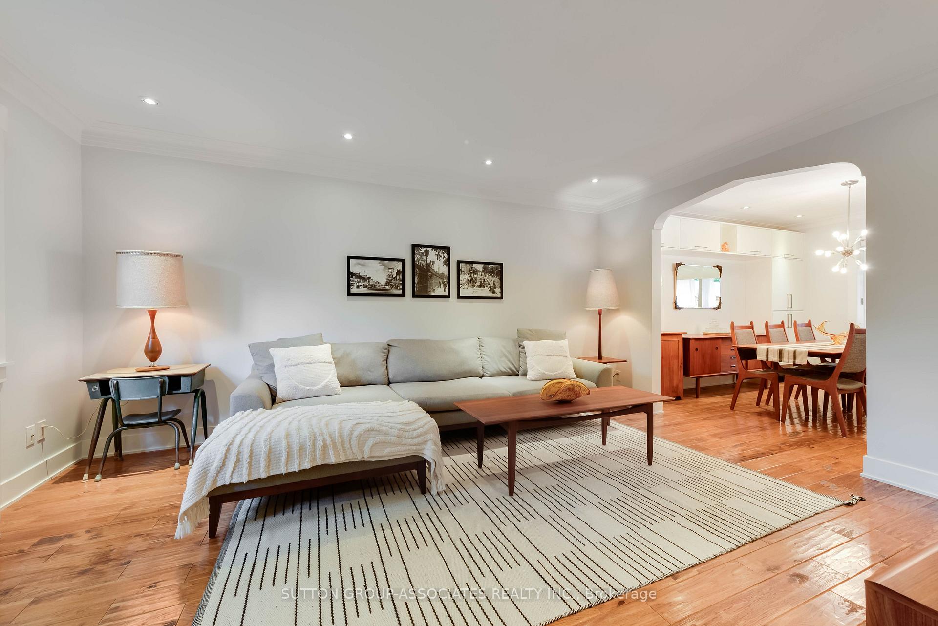 Photo 6 of 18 Earnscliffe Road, Toronto, Oakwood Village — HOMEH